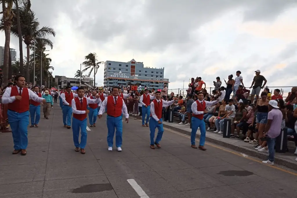 Imagen Restauranteros piden que Carnaval de Veracruz regrese a la fecha tradicional