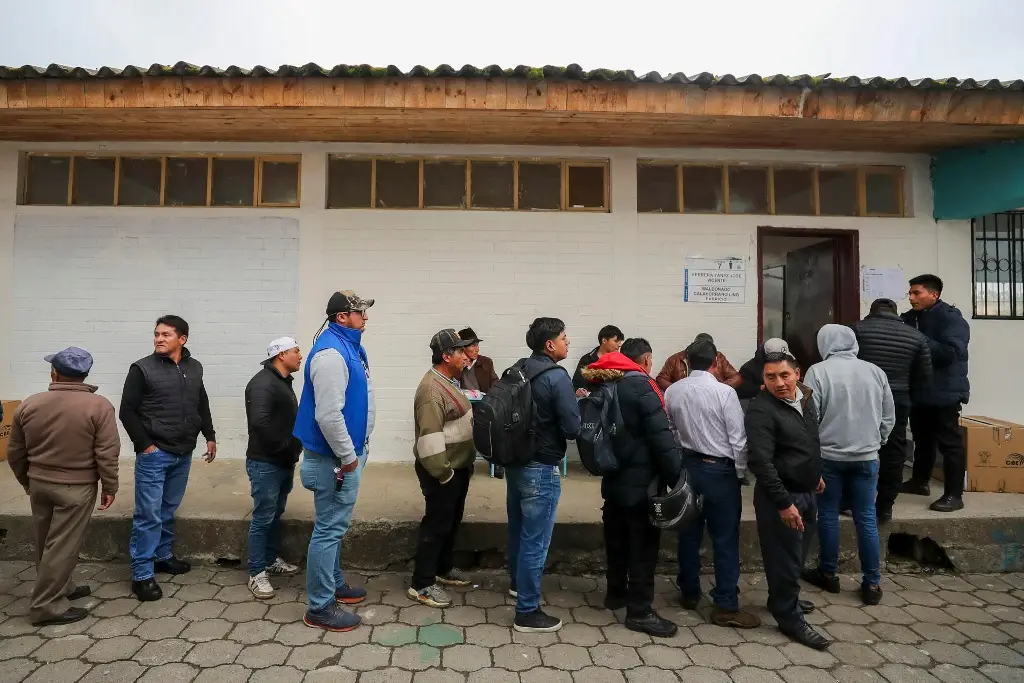 Imagen Inicia votación en jornada de elecciones generales de Ecuador