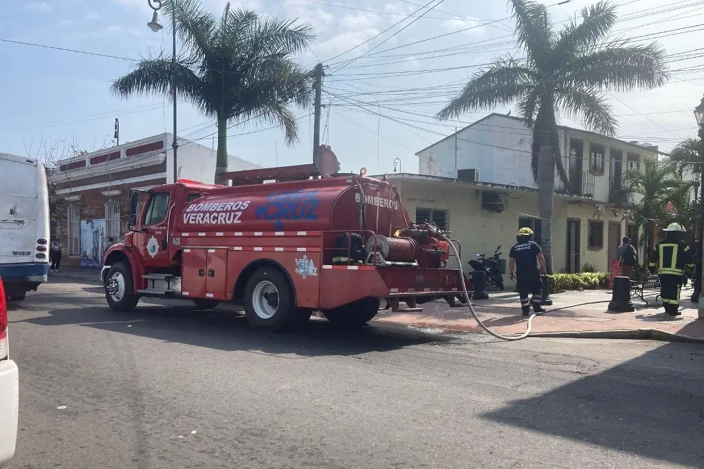 Imagen Se quema casa en el Barrio de la Huaca, en Veracruz