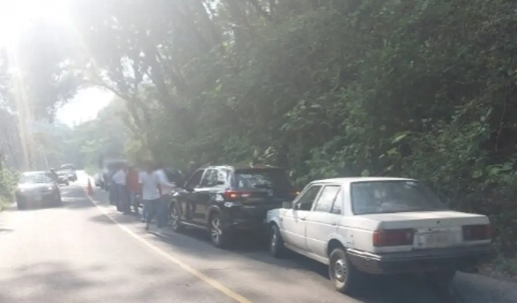 Imagen Tome precauciones, accidente provoca cierre parcial de circulación en autopista de Veracruz