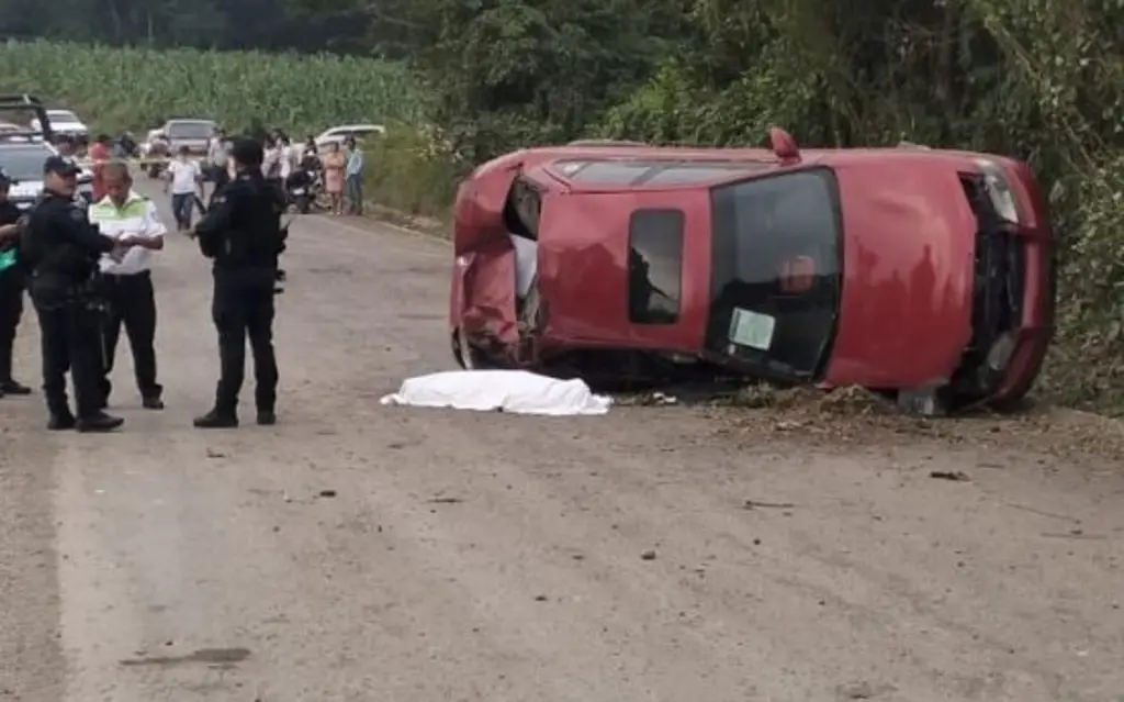 Imagen Muere estudiante en aparatosa volcadura de carro al norte de Veracruz 