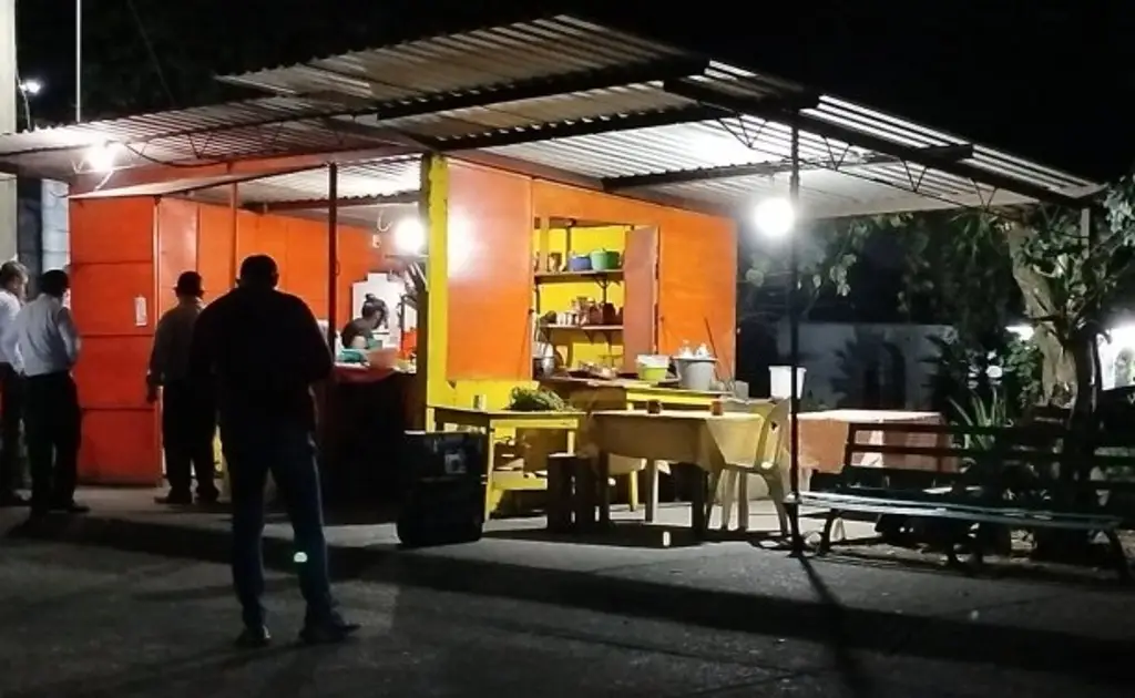 Imagen Matan a mujer de un balazo en puesto de hamburguesas en Amatlán, Veracruz