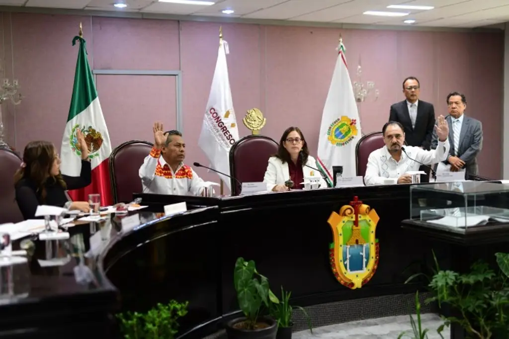 Imagen Piden licencia funcionarios para irse a campaña en ayuntamientos de Veracruz