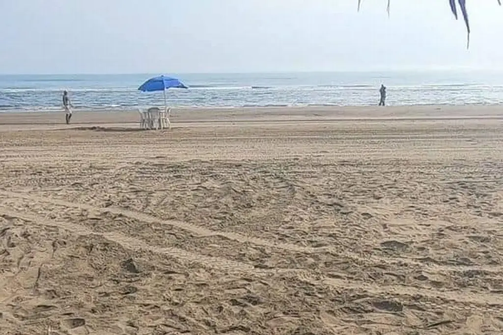 Imagen Mar se 'traga' a turista en playa de Chachalacas, Veracruz 