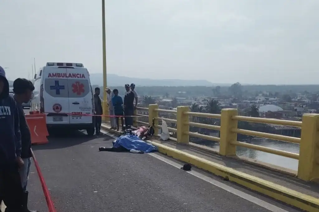 Imagen Identifican a motociclista que murió tras derrapar en Puente de Alvarado; tenía 19 años