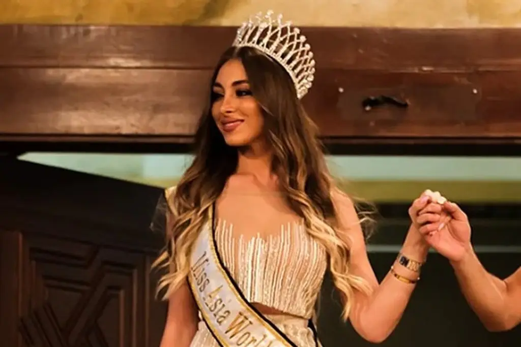 Imagen Muere actriz y Miss Mundo mientras daba a luz a su segundo bebé