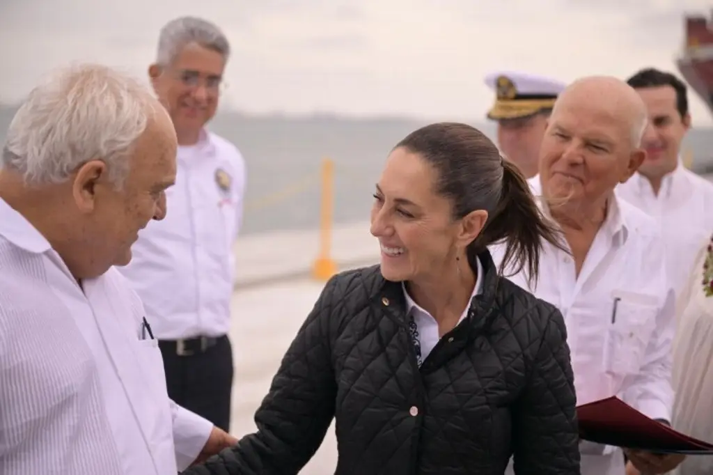 Imagen Claudia Sheinbaum anuncia construcción de centros de salud en Carrizal, Rinconada y Cardel