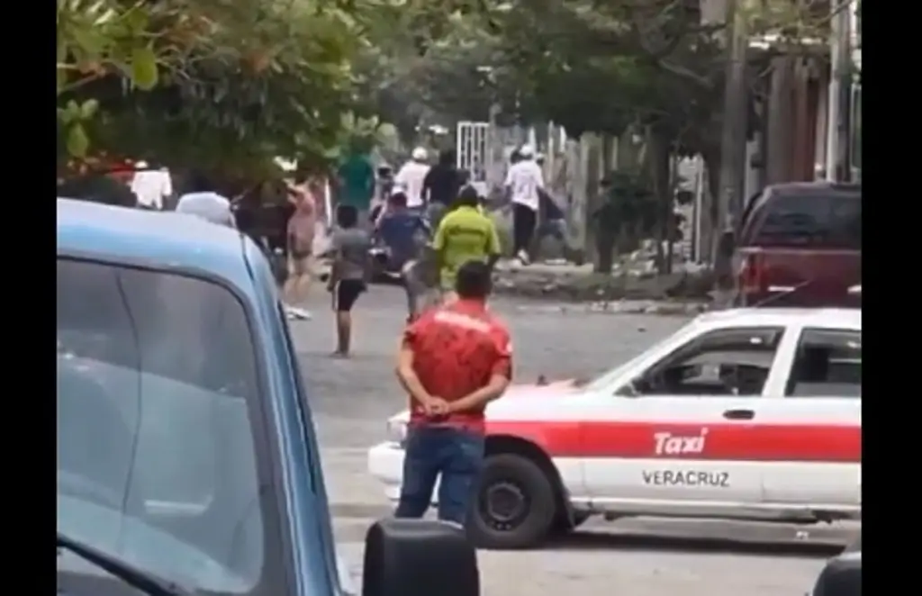 Imagen Partido de futbol termina en batalla campal en colonia de Veracruz (+Video)