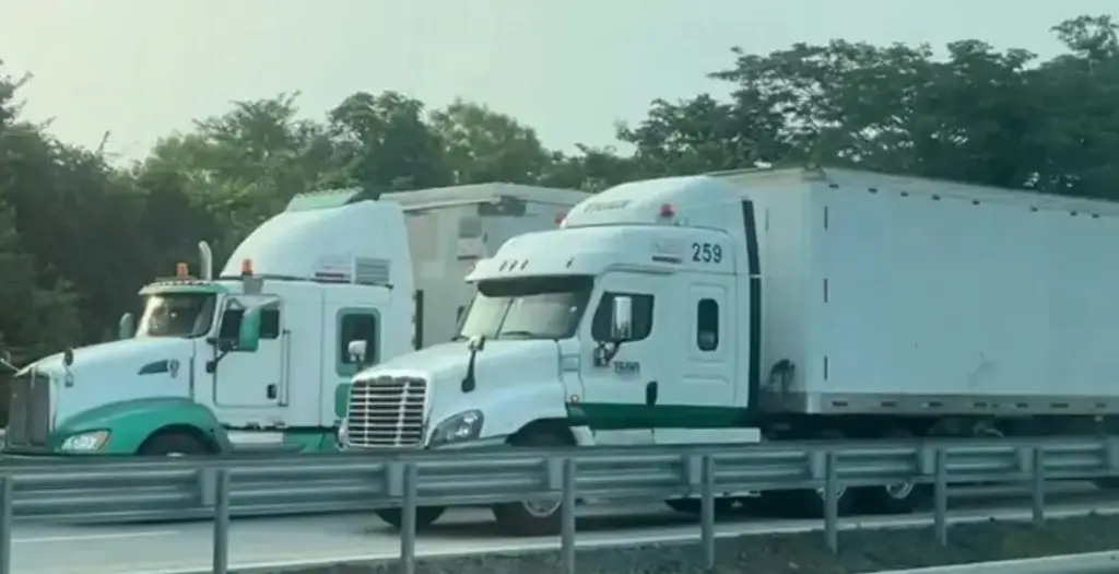 Imagen Hay cierre parcial de circulación en autopista con dirección a la ciudad de Veracruz 