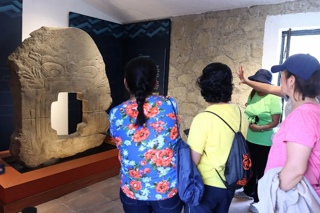 Imagen Museo en Morelos exhibe monolito Portal del Inframundo esculpido hace 2,500 años