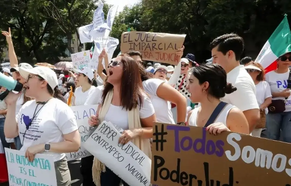 Imagen Trabajadores del Poder Judicial de Oaxaca se manifiestan