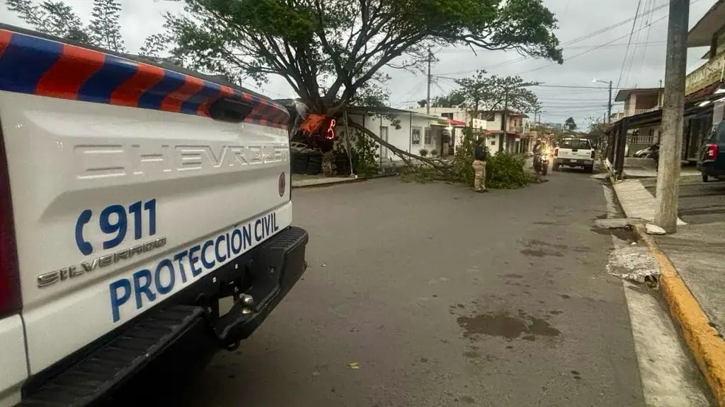 Imagen Supervisan daños por evento de norte en Boca del Río 