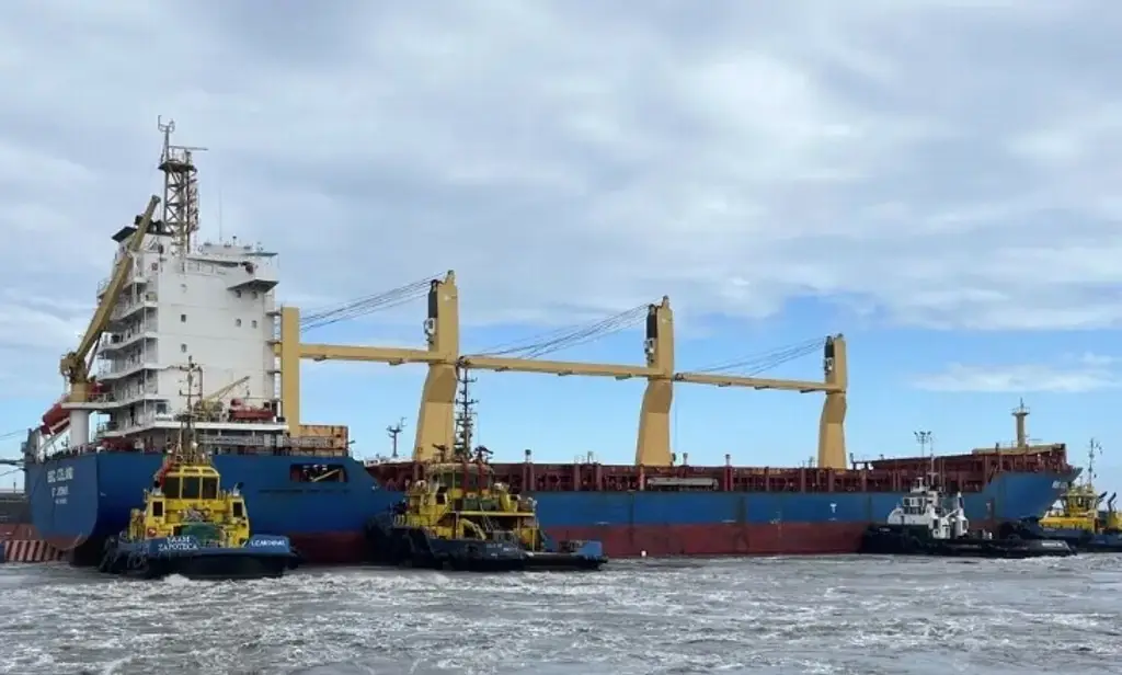 Imagen Amanece cerrado puerto de Veracruz por fuertes rachas de viento