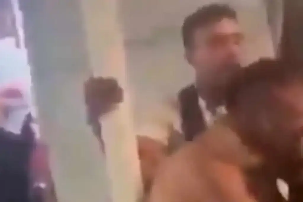 Imagen Hombre arranca la oreja a su oponente durante pelea (+video)