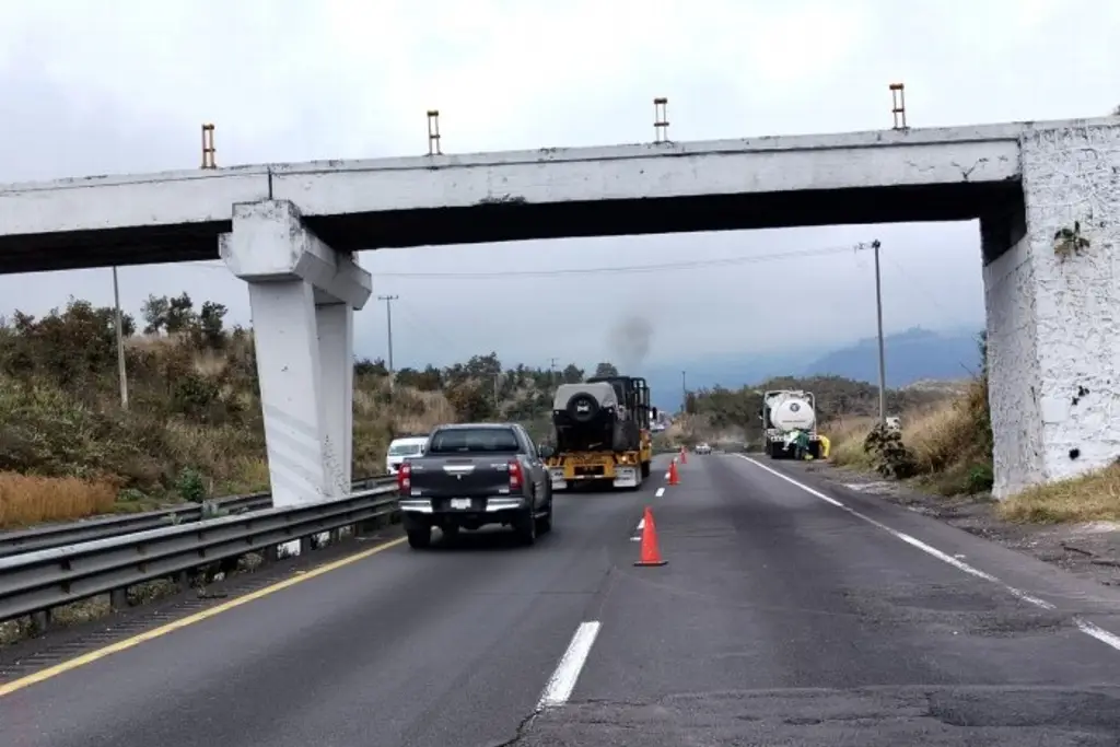 Imagen Fuga de ácido provoca el cierre parcial de la autopista Orizaba-Puebla