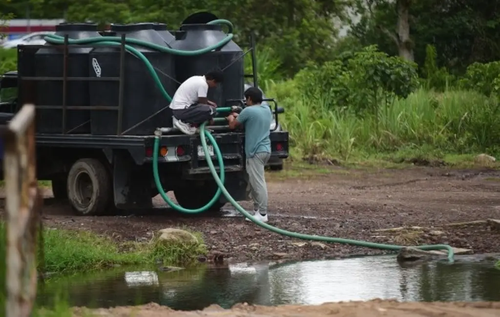 Imagen Empresarios teme fuertes pérdidas económicas por falta de agua en Xalapa en marzo, abril y mayo