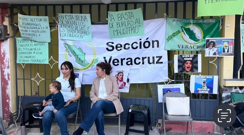 Maestros del SITEM tomaron las instalaciones de la Supervisión Escolar ...