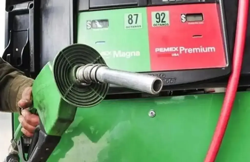 Imagen Pemex fijará precio de gasolina Magna