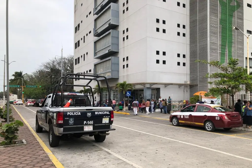 Imagen Por robos y asaltos, reforzan seguridad en alrededores del Hospital Regional de Veracruz