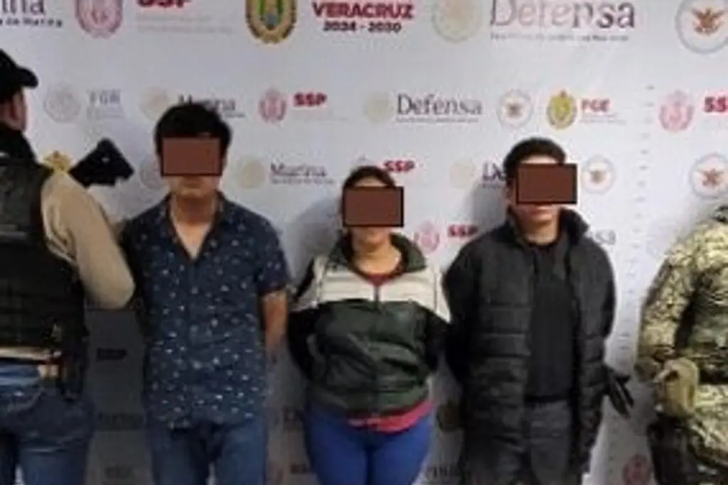 Imagen Fueron detenidos durante un operativo de cateo en Coatzacoalcos, Veracruz 