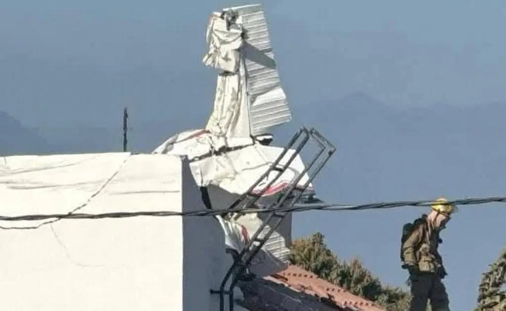 Imagen Avioneta cae sobre una casa en Nayarit; reportan muertos