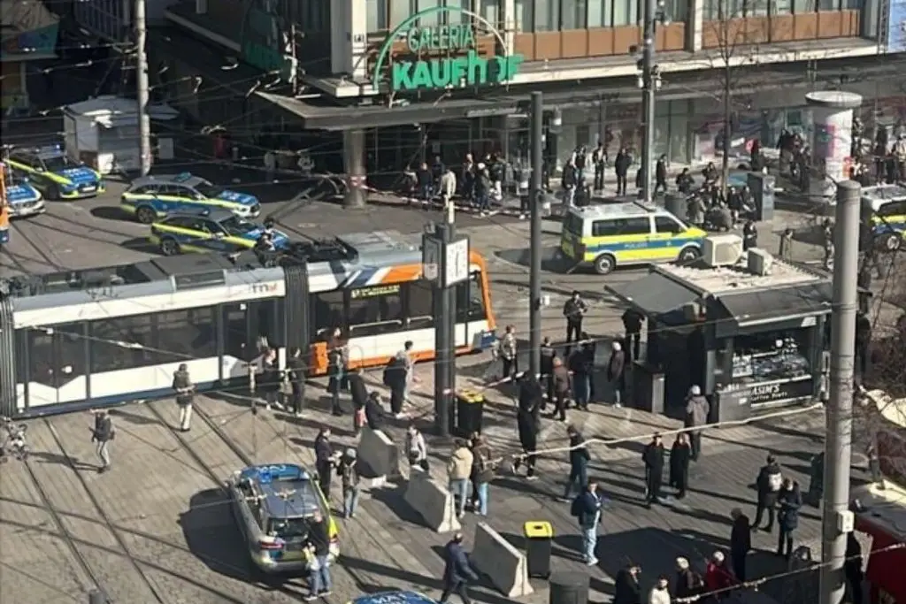 Imagen Suben a 2 los muertos por el atropello masivo de Mannheim, en Alemania