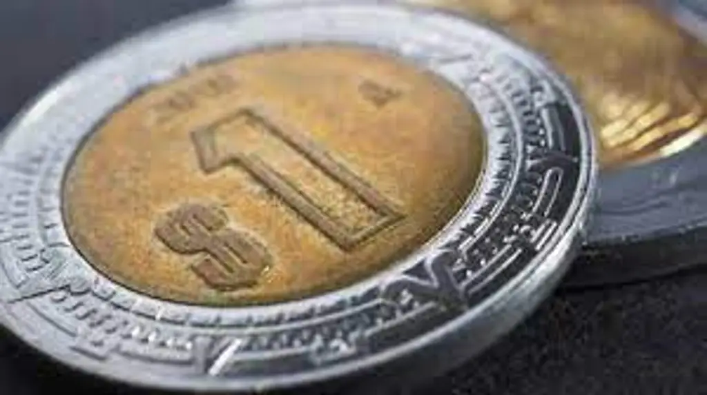 Imagen Cae peso tras entrada en vigor de aranceles de Trump ¿En cuánto venden el dólar?