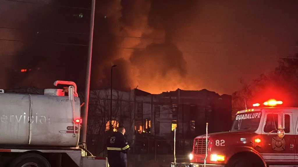 Imagen Amanece Monterrey entre fuego y contaminación por al menos 12 incendios