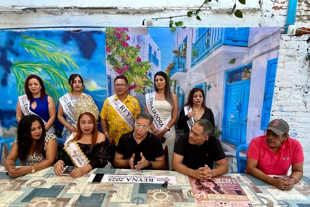 Imagen Presentan a los reyes del Club del Estilista VIP Veracruz para el Carnaval 2025