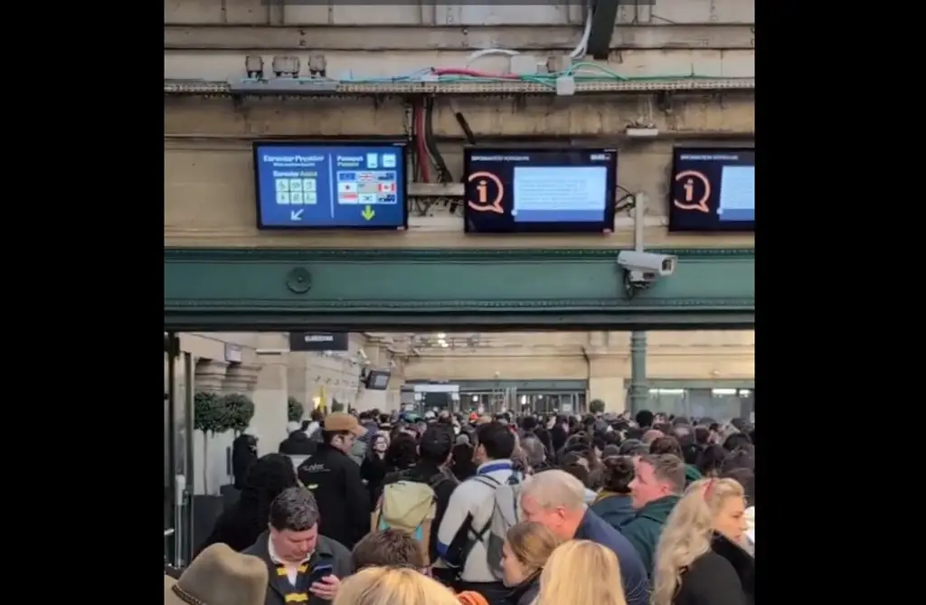 Imagen Bomba de la II Guerra Mundial cierra por horas el mayor eje de trenes europeo