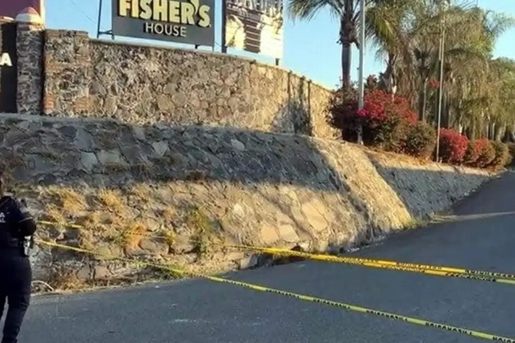 Imagen Asesinan a tres personas que estaban abordo de un automóvil de lujo en Querétaro