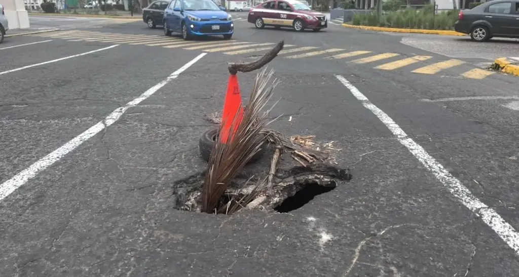 Imagen Reportan socavón cerca del Parque Zamora en Veracruz 