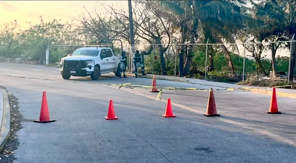 Imagen Continúa el cierre vial en la calle del corralón en El Coyol