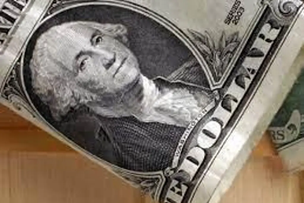 Imagen Peso gana tras entrada en vigor de aranceles ¿En cuánto venden el dólar?