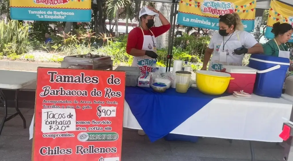 Imagen Último día del Festival de las Carnitas y la Barbacoa en el zócalo de Veracruz