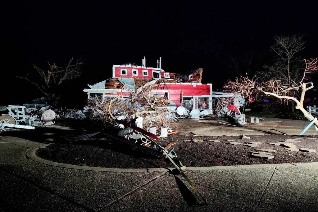 Imagen Suman 16 muertos por tormentas registradas luego de múltiples tornados en EU