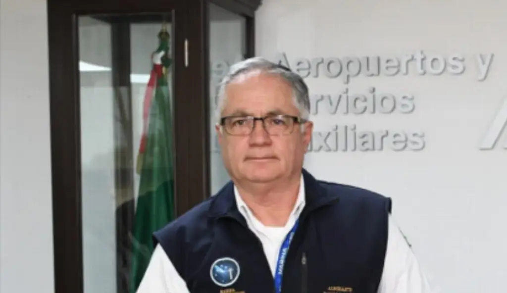 Imagen Asume almirante Juan José  Padilla Olmos, dirección del aeropuerto de la CDMX