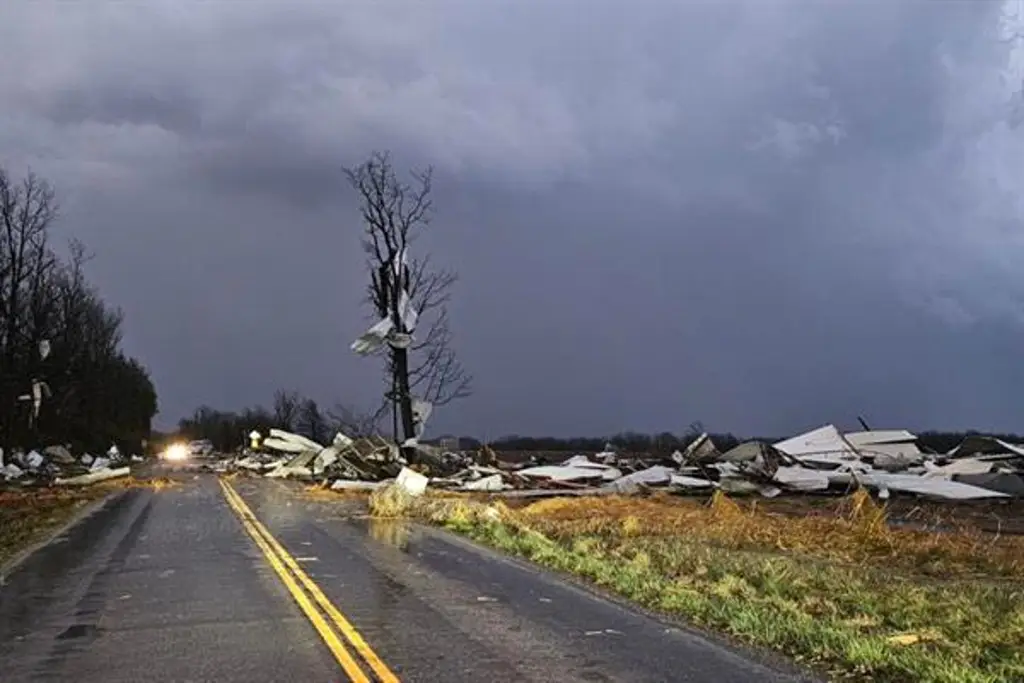 Imagen Donald Trump afirma que Guardia Nacional trabaja en zonas afectadas por tornados y tormentas