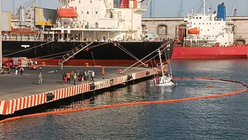 Imagen Marina toma medidas de protección al ambiente, tras hundimiento de remolcador en Veracruz 