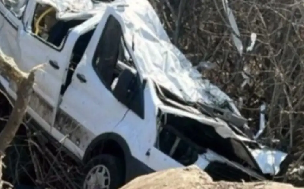 Imagen Mueren 6 estudiantes en fatal accidente en carretera de Guanajuato; hay 10 heridos