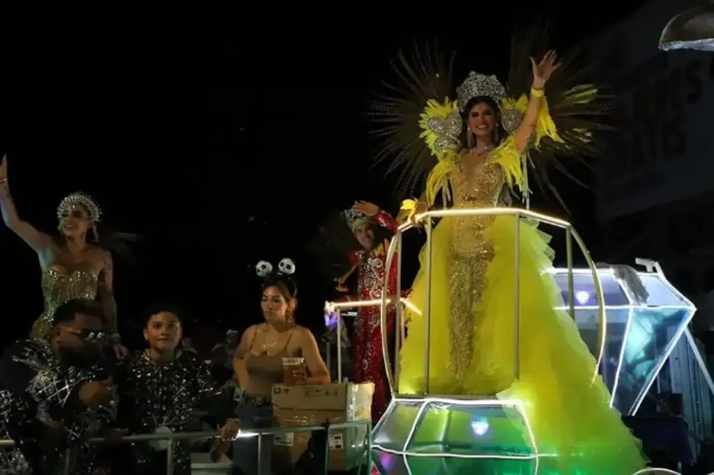 Imagen La Reina del Carnaval 2025 es una artista y el Rey un jarocho conocido