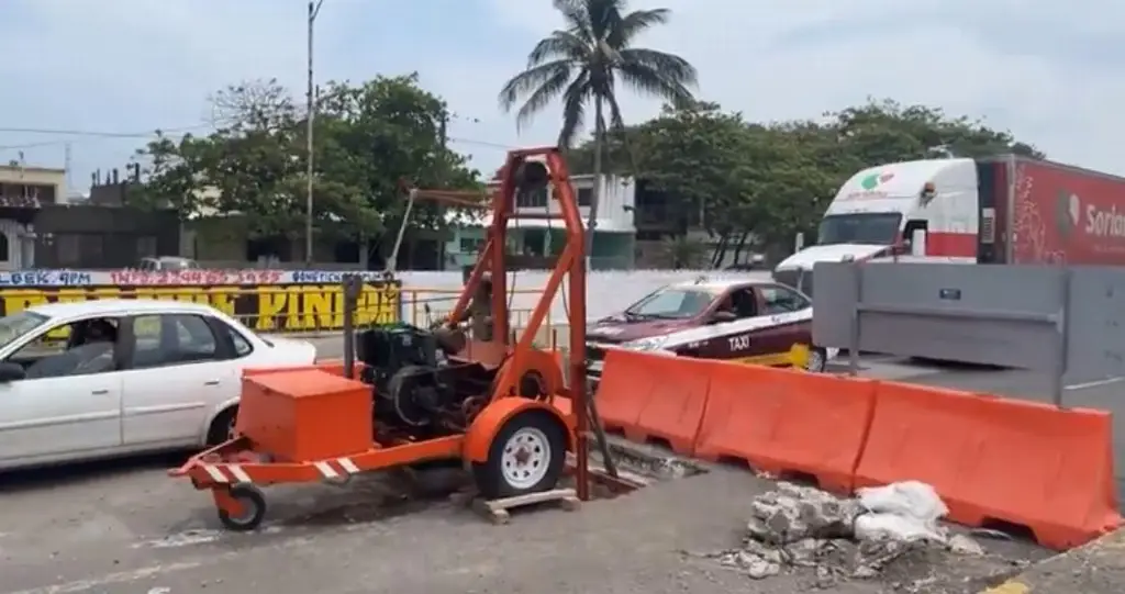 Imagen Reportan tráfico lento y caos vial en la avenida Miguel Alemán de Veracruz 