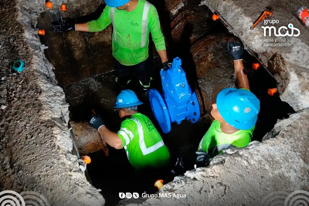 Imagen Cambian válvula reguladora; prevén restablecimiento de agua en colonias de Veracruz 