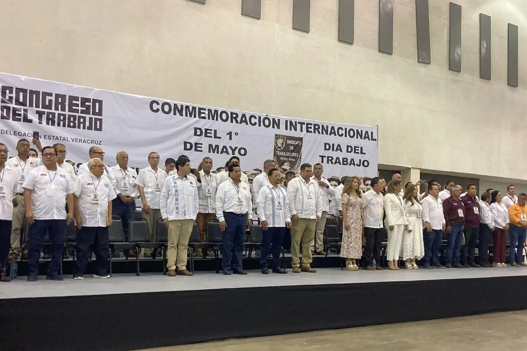 Imagen Realizan concentración masiva por el Día del Trabajo