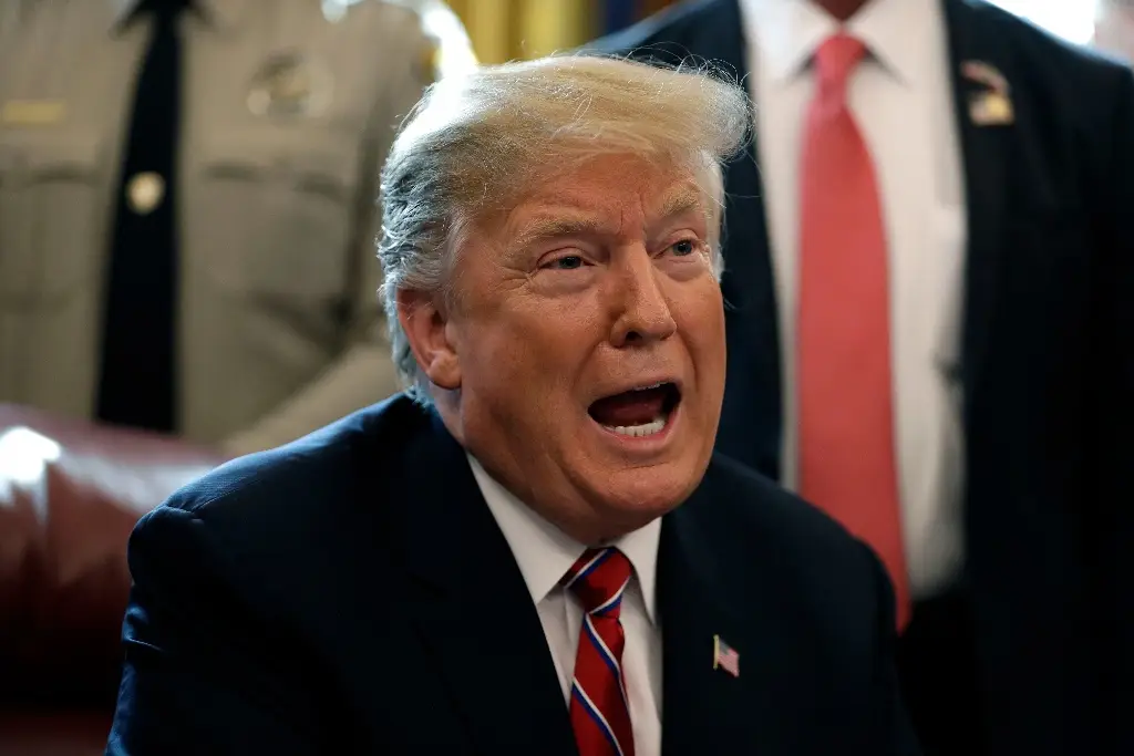 Imagen Trump dice que los magnates de internet ahora le 'besan el c...'