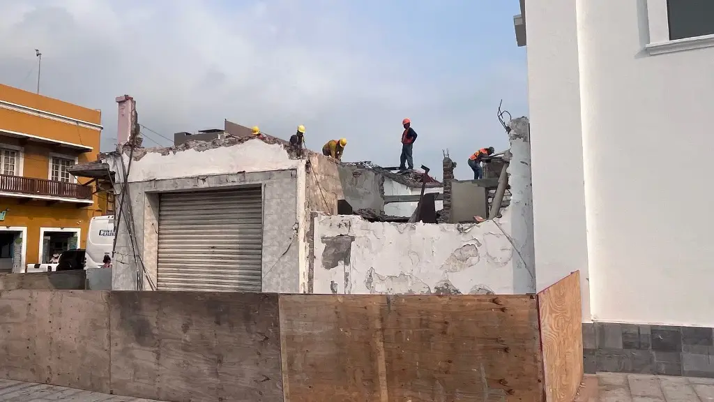 Imagen ¿Qué permiso de Semarnat falta para demoler todos los locales de Landero y Coss, en malecón? 