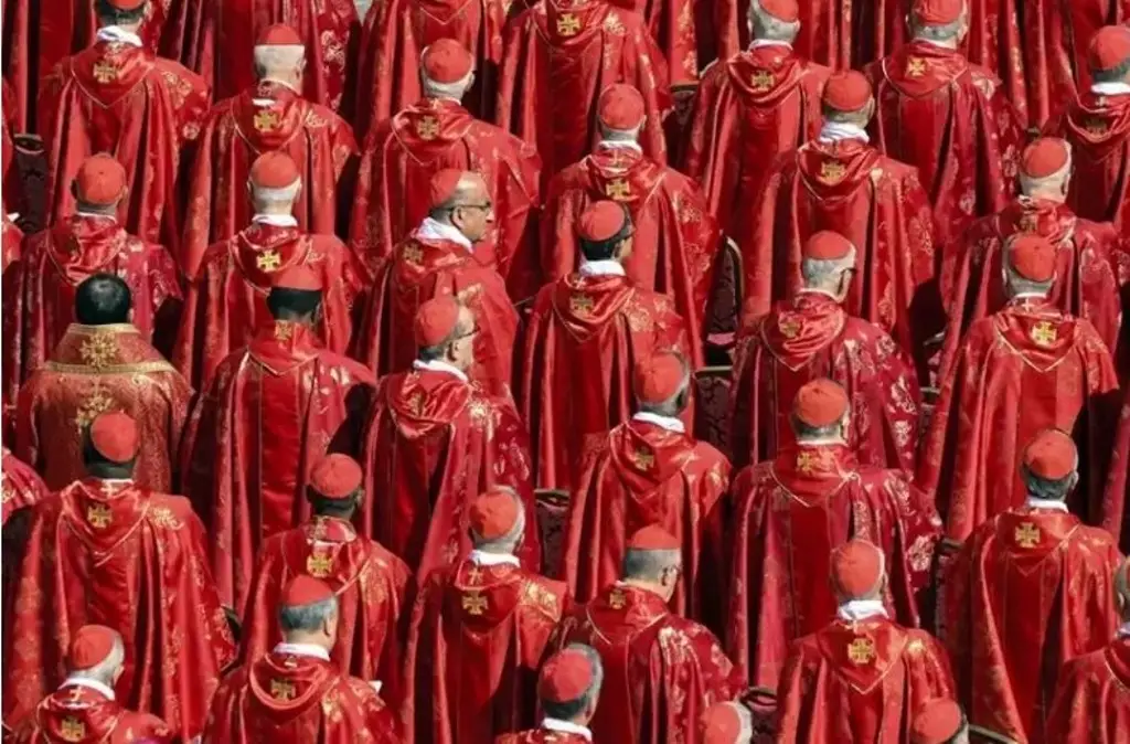 Imagen Este es el himno que cantan los cardenales antes de iniciar un cónclave para elegir al nuevo Papa