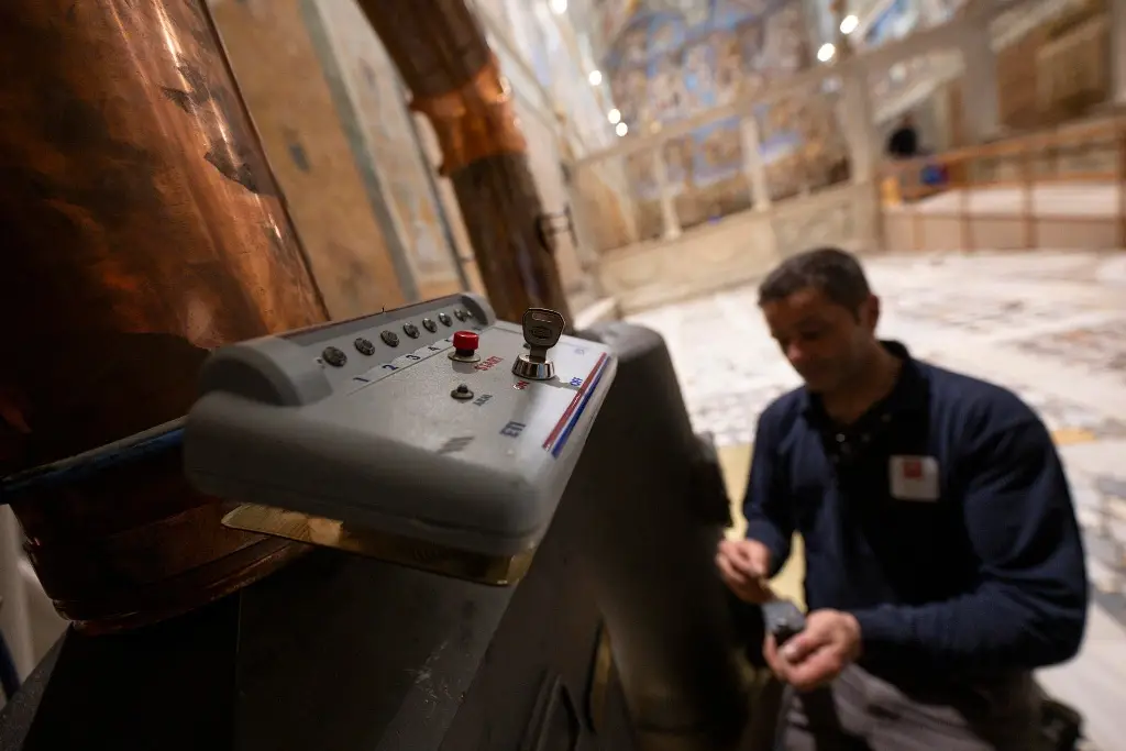 Imagen Blindan la Capilla Sixtina del Vaticano; se prepara para el cónclave (+Video)