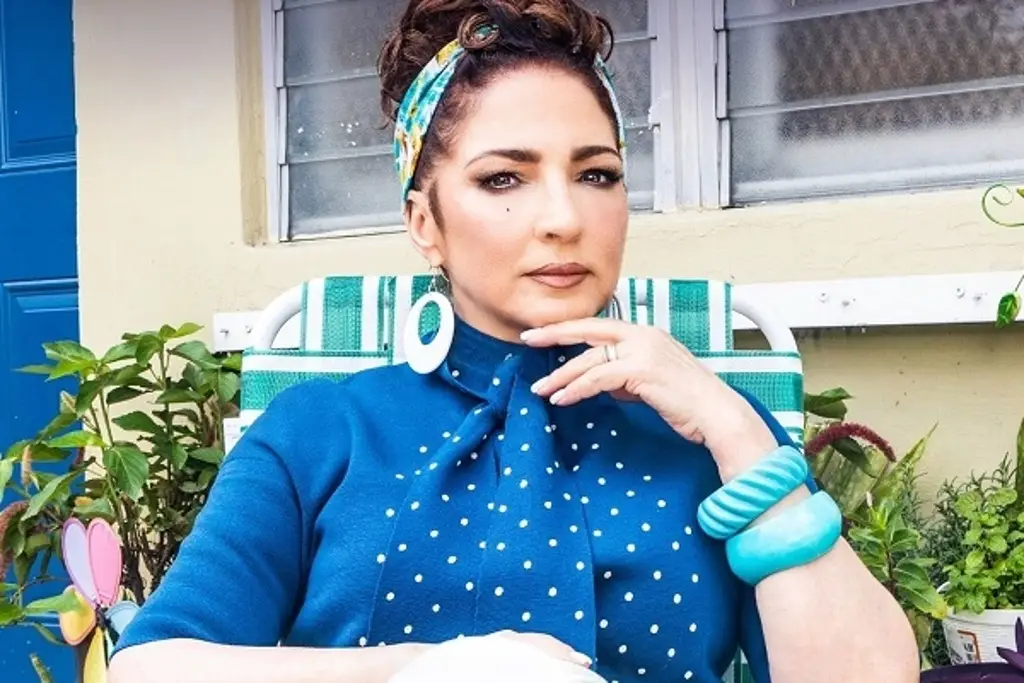 Imagen Gloria Estefan estrena 'La Vecina' canción llena de energía y humor