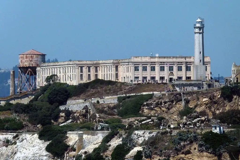 Imagen Trump ordena reabrir la cárcel de máxima seguridad de Alcatraz, cerrada desde 1963
